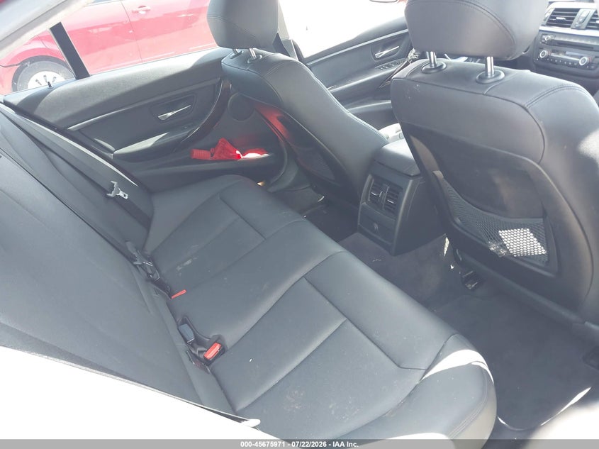 2015 BMW 3er VIN WBA3A5G52FNS87164 IAAI salvage auction — NORMAL WEAR, Clear (Florida), sold $200 on 2026-07-29 (photo 8)