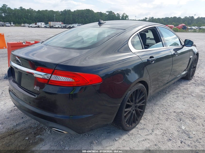 2014 Jaguar Xf VIN SAJWJ0EF8E8U09796 IAAI salvage auction — NORMAL WEAR, Clear-Dealer Only (North Carolina), sold $125 on 2026-07-28 (photo 4)