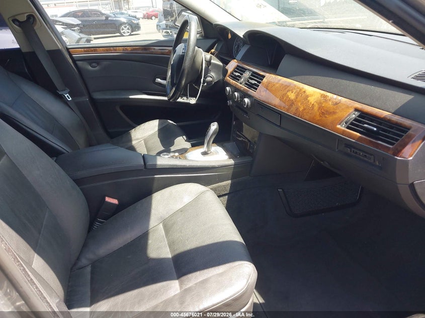 2010 BMW 5 series VIN WBANV1C53AC443891 IAAI salvage auction — NORMAL WEAR, Clear - Dealer Only (California), sold $375 on 2026-08-04 (photo 5)