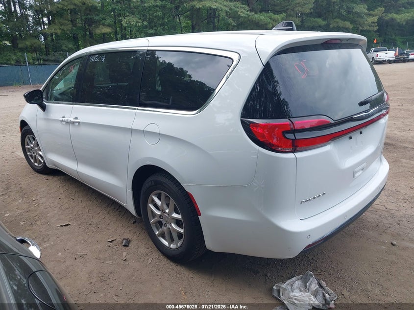 2024 Chrysler Pacifica VIN 2C4RC1BG9RR106237 IAAI salvage auction — NORMAL WEAR, Enterprise Vehicles Clear Only (Arizona), sold $13,150 on 2026-07-30 (photo 3)