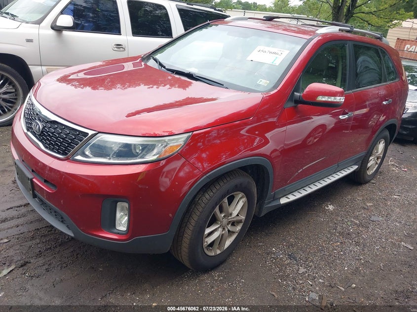 2014 Kia Sorento VIN 5XYKT4A61EG512944 IAAI salvage auction — NORMAL WEAR, Clear (Virginia), sold $600 on 2026-07-30 (photo 2)