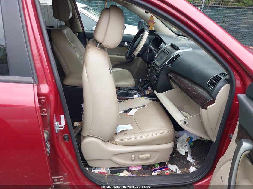 2014 Kia Sorento VIN 5XYKT4A61EG512944 IAAI salvage auction — NORMAL WEAR, Clear (Virginia), sold $600 on 2026-07-30 (photo 5)