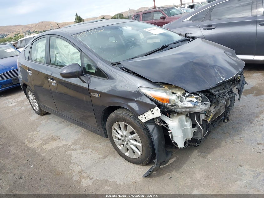2014 Toyota Prius plug-in VIN JTDKN3DP3E3060055 IAAI salvage auction — NORMAL WEAR, Clear - Dealer Only (California), sold $25 on 2026-07-30 (photo 1)
