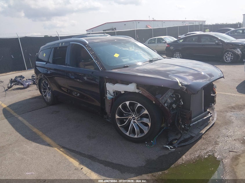 2023 Lincoln Aviator VIN 5LMYJ8XY6PNL01971 — IAAI salvage auction photo