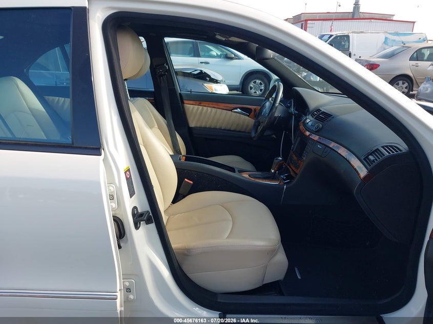 2009 Mercedes-benz E-class VIN WDBUF56X19B391533 IAAI salvage auction — FRONT & REAR, Salvage (California), sold $25 on 2026-07-31 (photo 5)