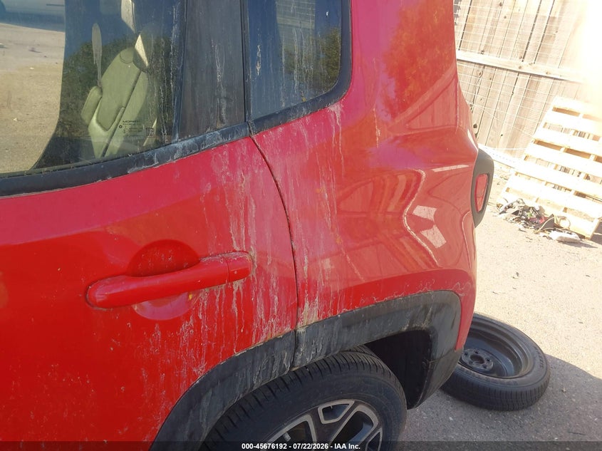2016 Jeep Renegade VIN ZACCJBDT0GPE01014 IAAI salvage auction — NORMAL WEAR, Clear (Colorado), sold $1,000 on 2026-08-04 (photo 6)