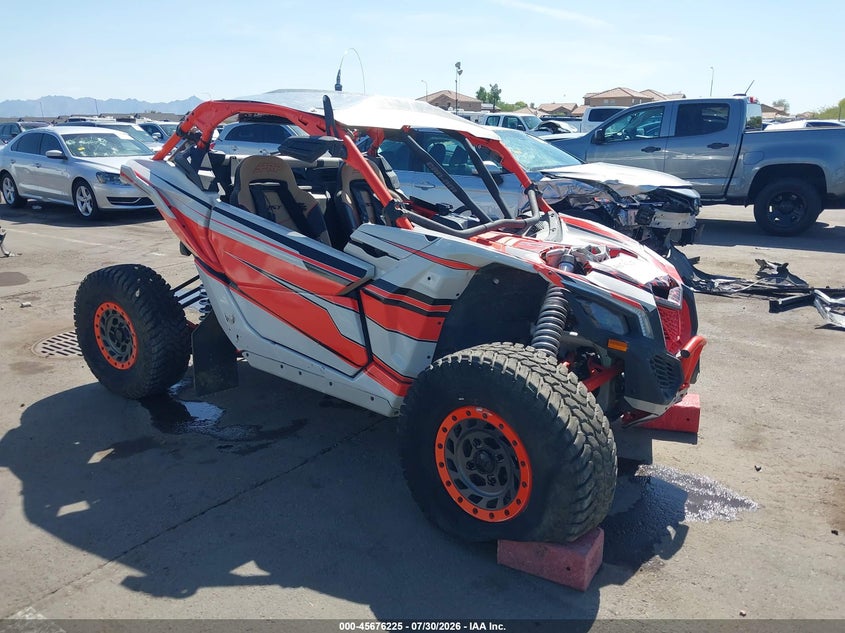 2022 Can-am/ brp Maverick VIN 3JBVVAV45NE002076 IAAI salvage auction — LEFT SIDE, Salvage Title, sold $12,975 on 2026-08-25 (photo 1)