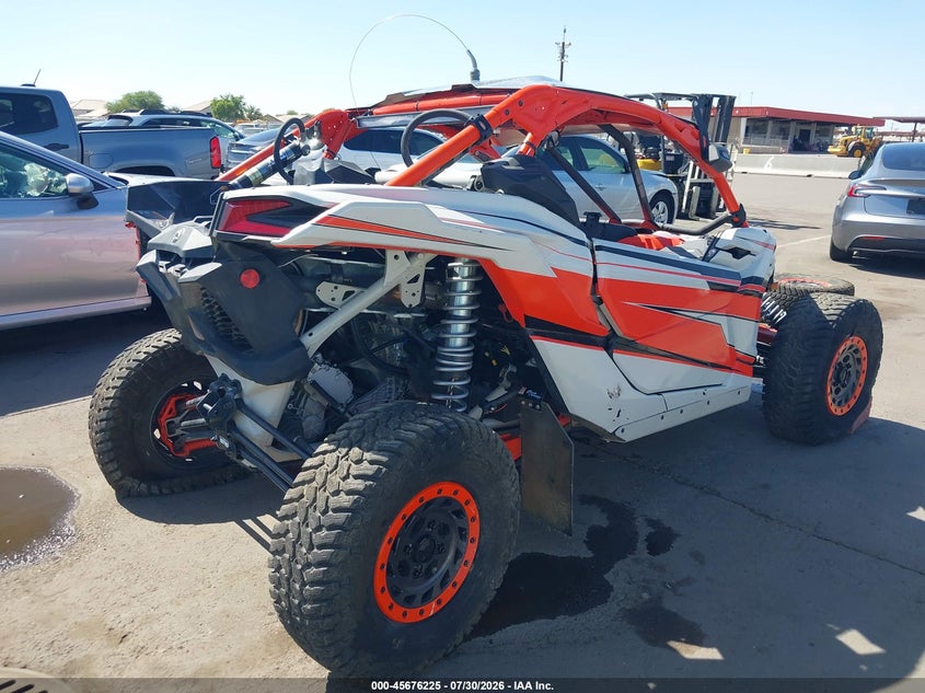 2022 Can-am/ brp Maverick VIN 3JBVVAV45NE002076 IAAI salvage auction — LEFT SIDE, Salvage Title, sold $12,975 on 2026-08-25 (photo 4)