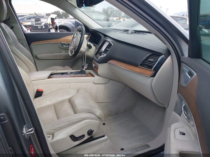 2016 Volvo Xc90 VIN YV4A22PL2G1000769 IAAI salvage auction — LEFT FRONT, Wait Title, sold $5,600 on 2026-08-16 (photo 5)