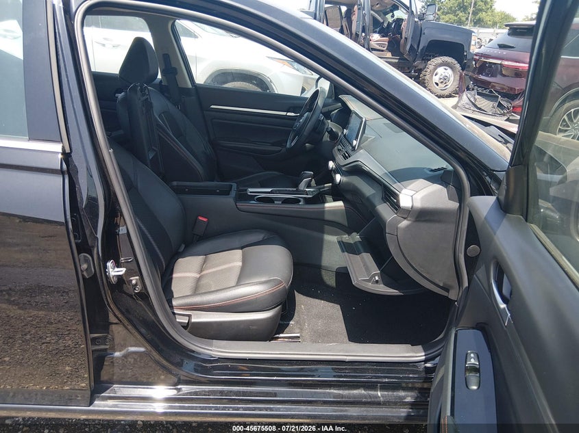 2025 Nissan Altima VIN 1N4BL4CV1SN310670 IAAI salvage auction — NORMAL WEAR, Enterprise Vehicles Clear Only (Florida), sold $14,000 on 2026-07-28 (photo 5)