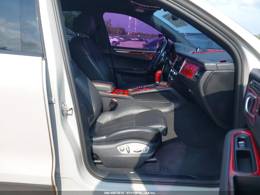 2021 Porsche Macan VIN WP1AA2A52MLB05925 IAAI salvage auction — UNKNOWN, Clear (Florida), sold $13,000 on 2026-07-29 (photo 5)