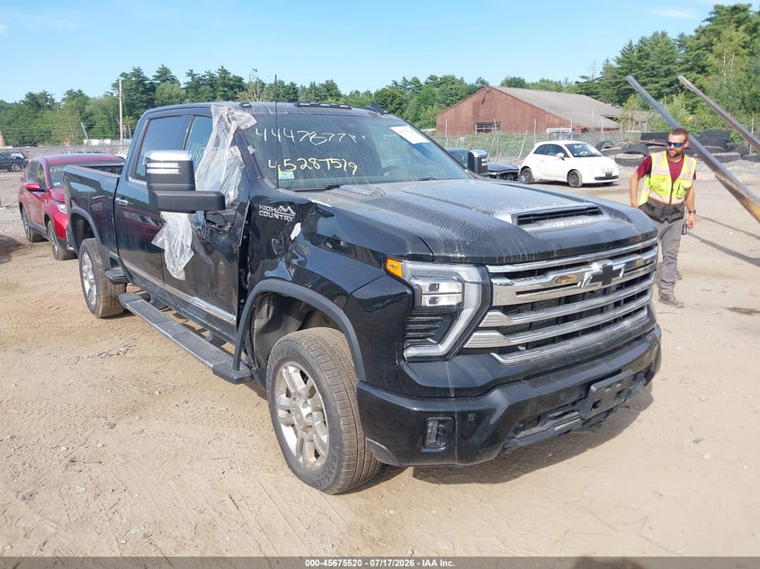 2025 Chevrolet Silverado VIN 2GC4KREY1S1130293 IAAI salvage auction — SIDE, Salvage Title, sold $18,600 on 2026-07-31 (photo 1)