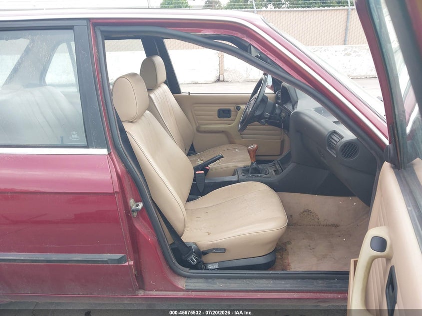 1991 BMW 3 series VIN WBAAD131XMED14587 IAAI salvage auction — NORMAL WEAR, Clear - Dealer Only (California), sold $2,050 on 2026-07-29 (photo 5)