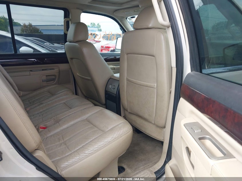 2005 Lincoln Aviator VIN 5LMEU88H65ZJ06130 IAAI salvage auction — REAR END, Salvage (Ohio), sold $325 on 2026-07-31 (photo 8)
