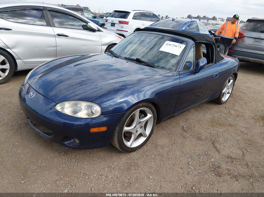 2001 Mazda Mx-5 miata VIN JM1NB353110204683 IAAI salvage auction — NORMAL WEAR, Clear - Dealer Only (California), sold $25 on 2026-07-29 (photo 2)