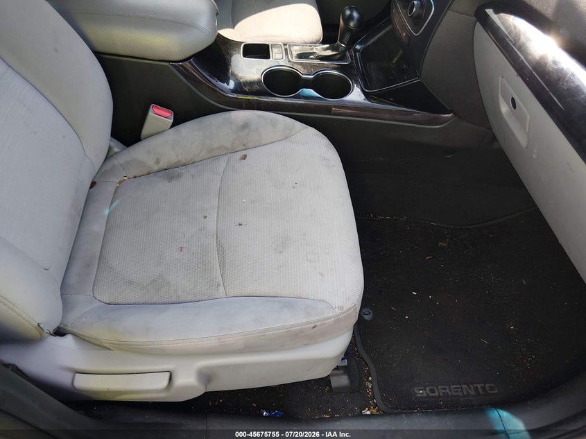 2015 Kia Sorento VIN 5XYKTCA63FG585017 IAAI salvage auction — NORMAL WEAR, Clear (Delaware), sold $900 on 2026-07-30 (photo 5)