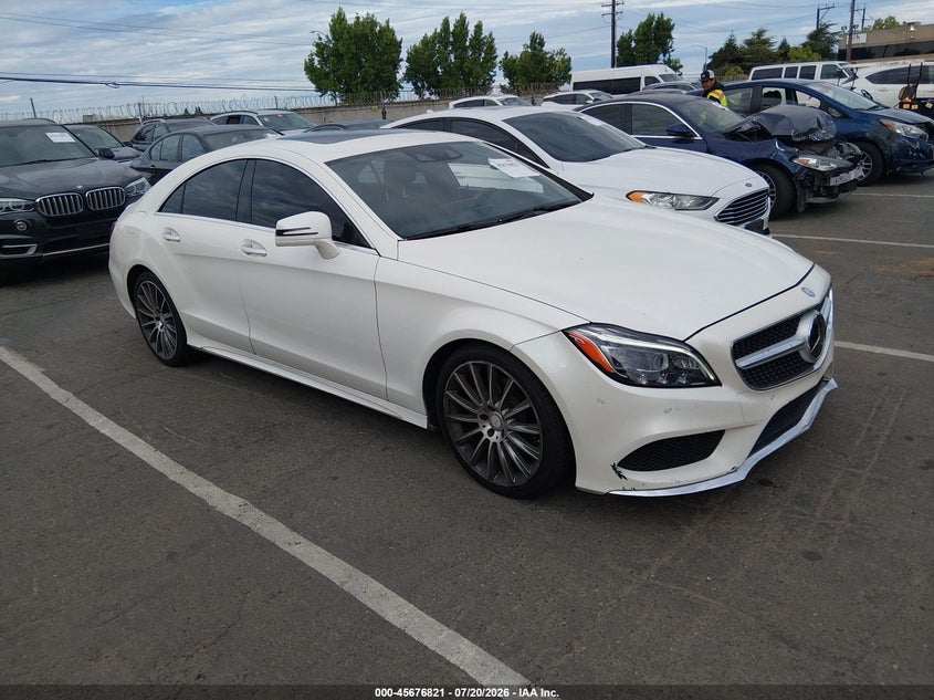 2015 Mercedes-benz Clc-klasse VIN WDDLJ6FB5FA153536 IAAI salvage auction — LEFT SIDE, Salvage Title, sold $3,800 on 2026-08-12 (photo 1)