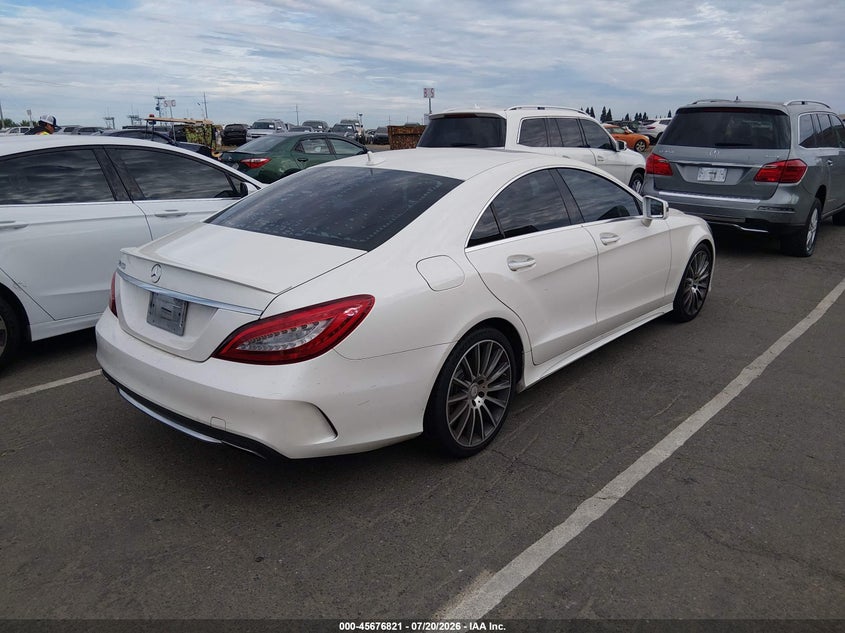 2015 Mercedes-benz Clc-klasse VIN WDDLJ6FB5FA153536 IAAI salvage auction — LEFT SIDE, Salvage Title, sold $3,800 on 2026-08-12 (photo 4)