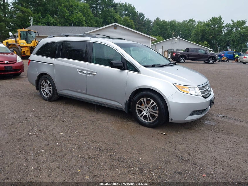 2011 Honda Odyssey VIN 5FNRL5H60BB070395 IAAI salvage auction — NORMAL WEAR, Original (Ohio), sold $525 on 2026-08-01 (photo 1)