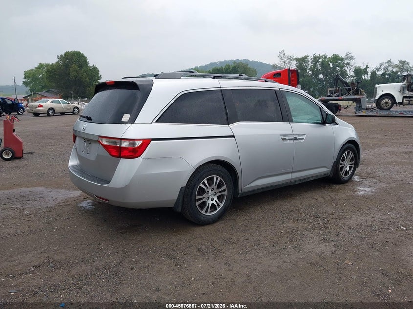2011 Honda Odyssey VIN 5FNRL5H60BB070395 IAAI salvage auction — NORMAL WEAR, Original (Ohio), sold $525 on 2026-08-01 (photo 4)