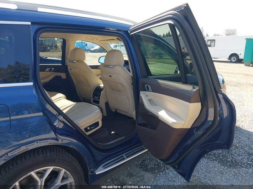 2019 BMW X7 VIN 5UXCW2C52KL083641 IAAI salvage auction — REAR END, Salvage Title, sold $19,300 on 2026-09-02 (photo 8)