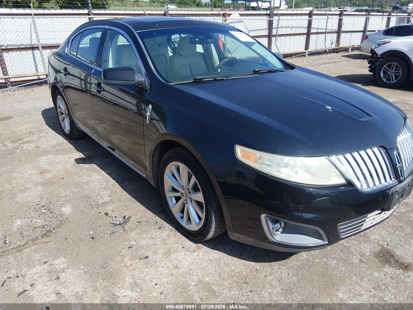 2009 Lincoln Mks VIN 1LNHM94R99G607034 IAAI salvage auction — NORMAL WEAR, Clear - Public Restricted (Oklahoma), sold $650 on 2026-08-01 (photo 1)