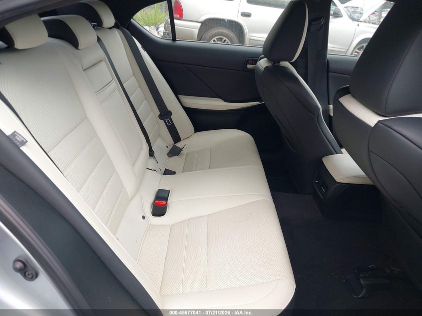 2021 Lexus Is VIN JTHGZ1B20M5048145 IAAI salvage auction — LEFT REAR, Salvage (North Carolina), sold $13,400 on 2026-08-27 (photo 8)