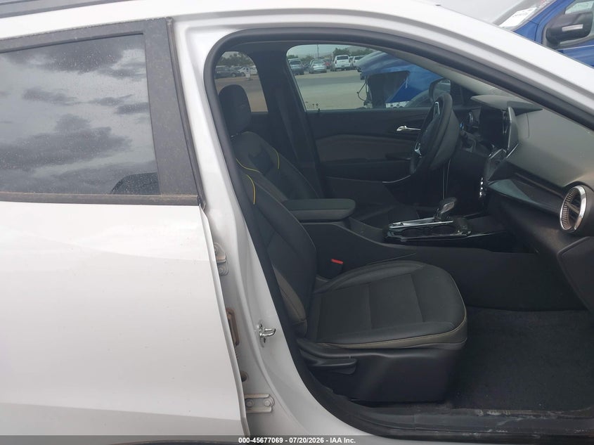 2025 Chevrolet Trax VIN KL77LKEP3SC131333 IAAI salvage auction — RIGHT FRONT, Original (Texas), sold $1,500 on 2026-07-29 (photo 5)