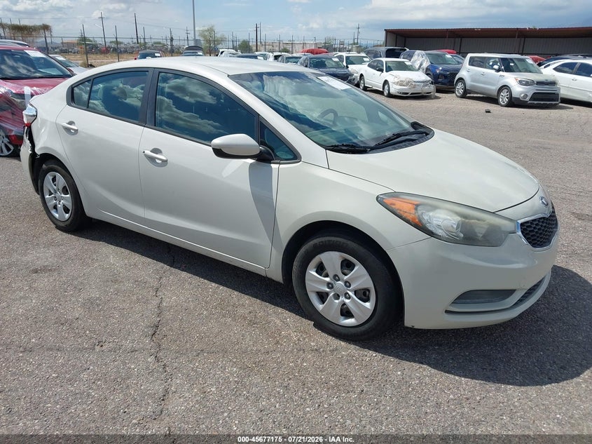 2015 Kia Forte VIN KNAFK4A6XF5322023 IAAI salvage auction — REAR END, Wait Title, sold $1,350 on 2026-07-31 (photo 1)