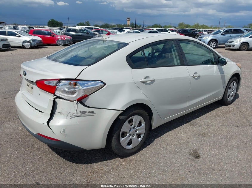 2015 Kia Forte VIN KNAFK4A6XF5322023 IAAI salvage auction — REAR END, Wait Title, sold $1,350 on 2026-07-31 (photo 4)