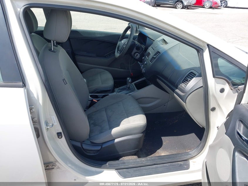 2015 Kia Forte VIN KNAFK4A6XF5322023 IAAI salvage auction — REAR END, Wait Title, sold $1,350 on 2026-07-31 (photo 5)