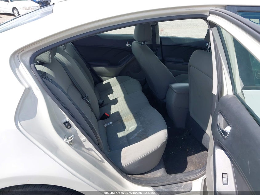 2015 Kia Forte VIN KNAFK4A6XF5322023 IAAI salvage auction — REAR END, Wait Title, sold $1,350 on 2026-07-31 (photo 8)