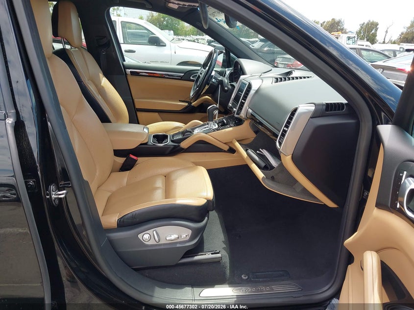 2017 Porsche Cayenne VIN WP1AA2A2XHKA88549 IAAI salvage auction — NORMAL WEAR, Clear - Dealer Only (California), sold $1,250 on 2026-07-30 (photo 5)