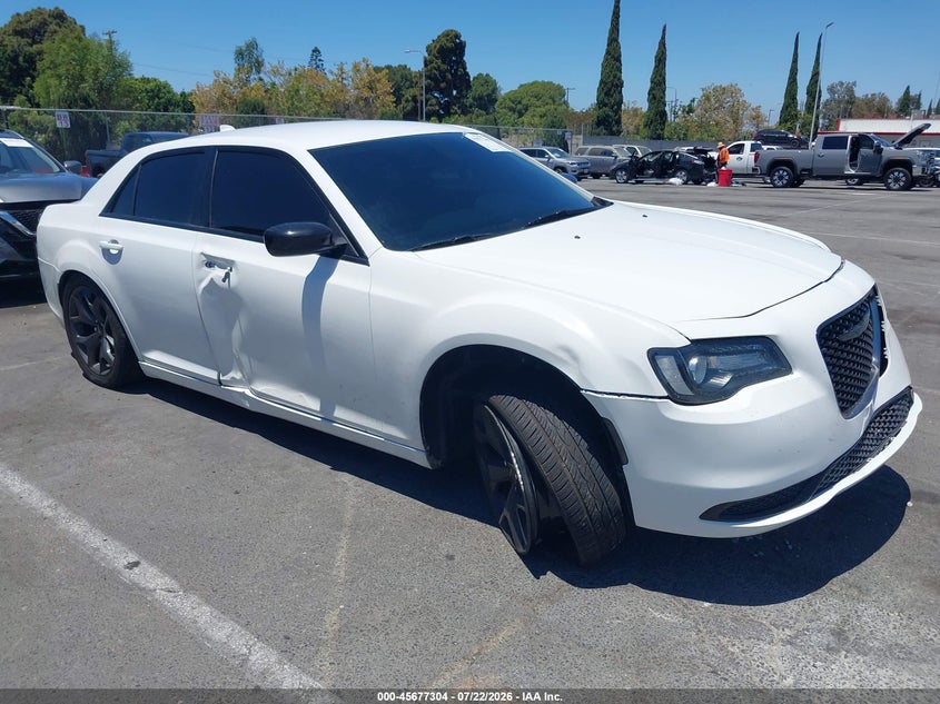 2020 Chrysler 300 VIN 2C3CCAAG2LH160312 IAAI salvage auction — SIDE, Wait Title, sold $1,950 on 2026-08-19 (photo 1)