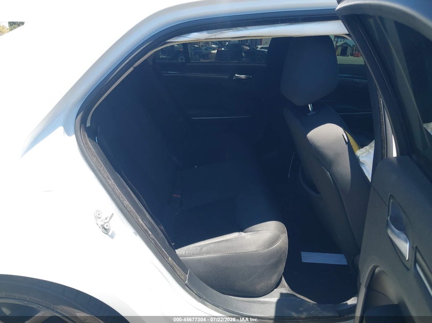 2020 Chrysler 300 VIN 2C3CCAAG2LH160312 IAAI salvage auction — SIDE, Wait Title, sold $1,950 on 2026-08-19 (photo 8)