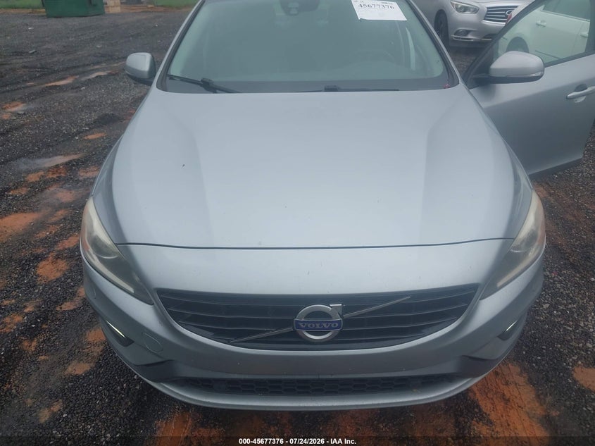 2017 Volvo S60 VIN YV126MFL3H2433547 IAAI salvage auction — NORMAL WEAR, Salvage Title, sold $725 on 2026-08-04 (photo 6)