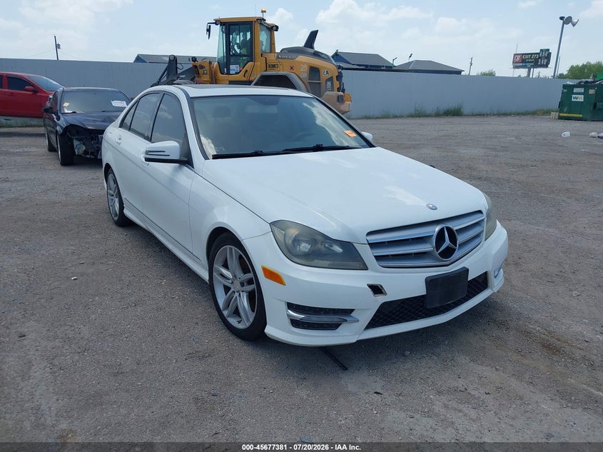 2013 Mercedes-benz C-klasse VIN WDDGF4HB2DR262894 IAAI salvage auction — NORMAL WEAR, Original (Texas), sold $450 on 2026-08-12 (photo 1)