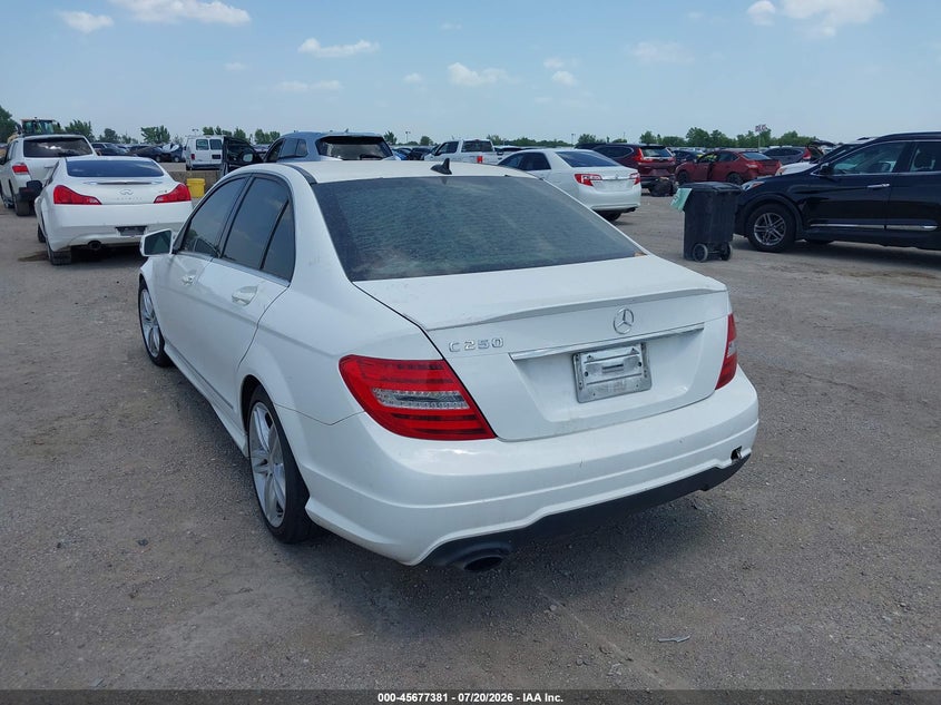 2013 Mercedes-benz C-klasse VIN WDDGF4HB2DR262894 IAAI salvage auction — NORMAL WEAR, Original (Texas), sold $450 on 2026-08-12 (photo 3)