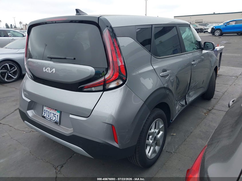 2025 Kia Soul VIN KNDJ23AU7S7946852 IAAI salvage auction — SIDE, Wait Title, sold $6,800 on 2026-08-22 (photo 4)