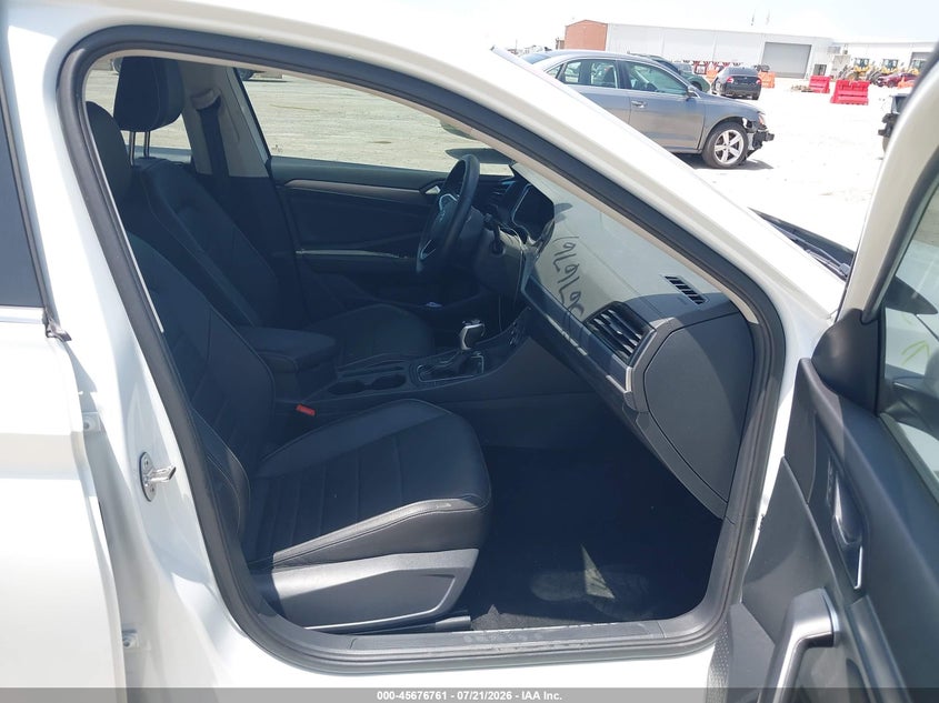 2024 Volkswagen Jetta VIN 3VWEM7BU8RM100082 IAAI salvage auction — FRONT END, Original (Texas), sold $7,300 on 2026-08-22 (photo 5)