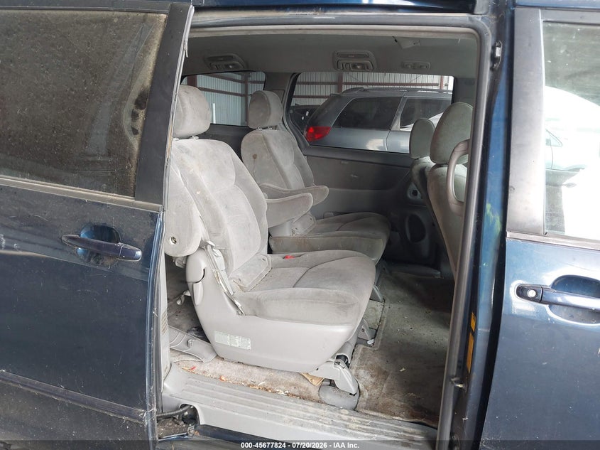 2005 Toyota Sienna VIN 5TDZA23C55S221314 IAAI salvage auction — NORMAL WEAR, App For Dup Clear (California), sold $25 on 2026-07-28 (photo 8)