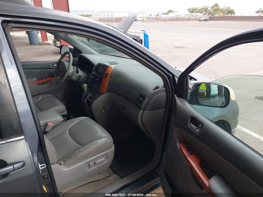 2010 Toyota Sienna VIN 5TDYK4CC8AS299732 IAAI salvage auction — NORMAL WEAR, Clear - Dealer Only (California), sold $700 on 2026-07-28 (photo 5)