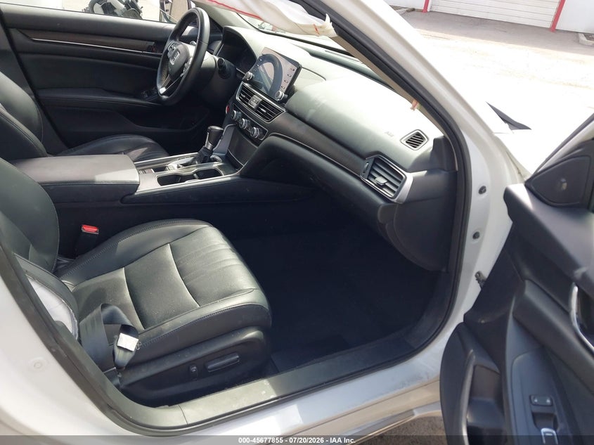 2018 Honda Accord VIN 1HGCV1F6XJA105867 IAAI salvage auction — RIGHT SIDE, Wait Title, sold $7,550 on 2026-08-02 (photo 5)