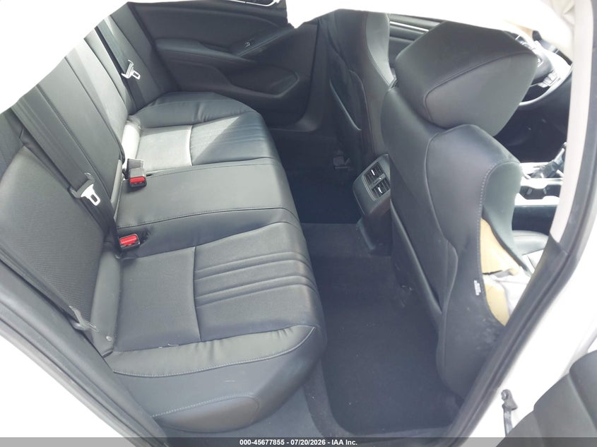 2018 Honda Accord VIN 1HGCV1F6XJA105867 IAAI salvage auction — RIGHT SIDE, Wait Title, sold $7,550 on 2026-08-02 (photo 8)