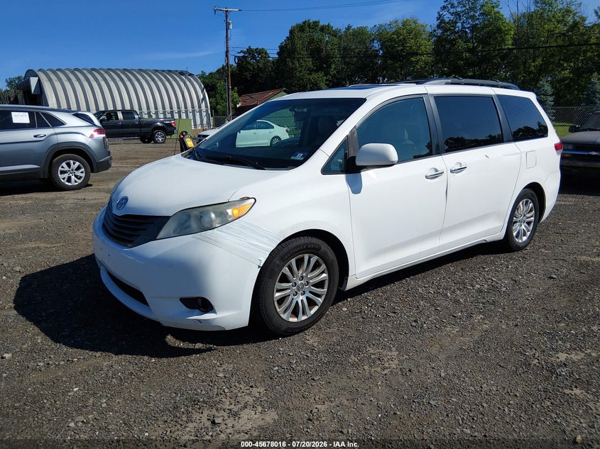 2013 Toyota Sienna VIN 5TDYK3DC9DS315529 IAAI salvage auction — NORMAL WEAR, Clear (New Jersey), sold $3,250 on 2026-07-30 (photo 2)