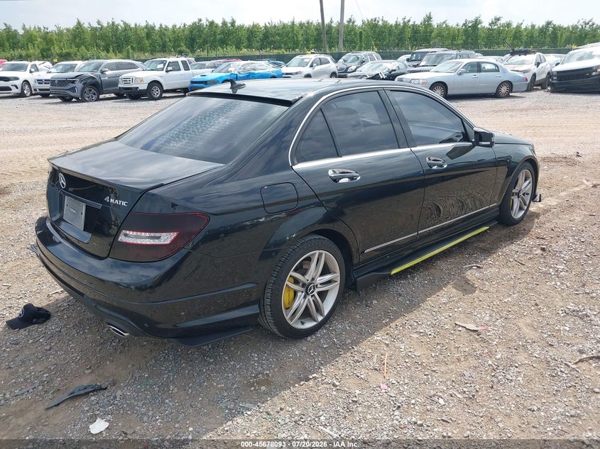 2014 Mercedes-benz C-klasse VIN WDDGF8AB0ER325347 IAAI salvage auction — WATER/FLOOD, Wait Title, sold $1,400 on 2026-08-17 (photo 4)