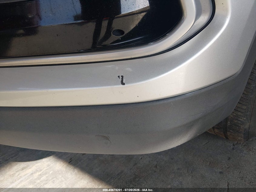 2017 Hyundai Santa fe VIN 5XYZT3LB1HG458570 IAAI salvage auction — NORMAL WEAR, Clear (Florida), sold $1,350 on 2026-07-29 (photo 6)