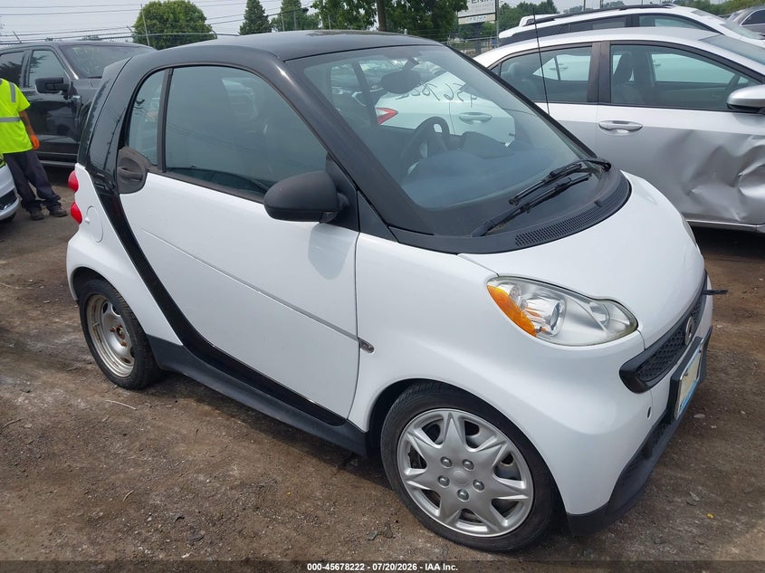 2015 Smart Fortwo VIN WMEEJ3BA9FK811143 IAAI salvage auction — NORMAL WEAR, Clear (Michigan), sold $400 on 2026-07-30 (photo 1)