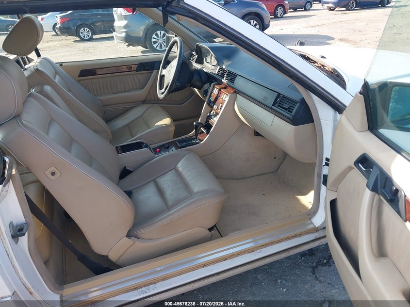 1995 Mercedes-benz E-class VIN WDBEA66EXSC268305 IAAI salvage auction — NORMAL WEAR, Clear (Pennsylvania), sold $2,050 on 2026-07-24 (photo 5)
