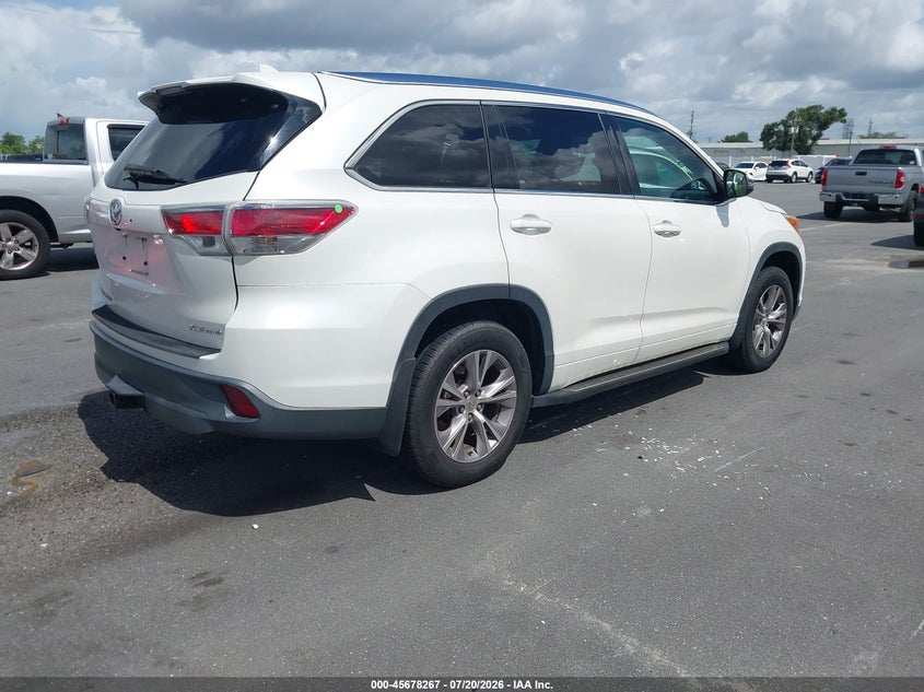 2015 Toyota Highlander VIN 5TDJKRFH4FS181870 IAAI salvage auction — NORMAL WEAR, Clear (Florida), sold $7,400 on 2026-07-29 (photo 4)